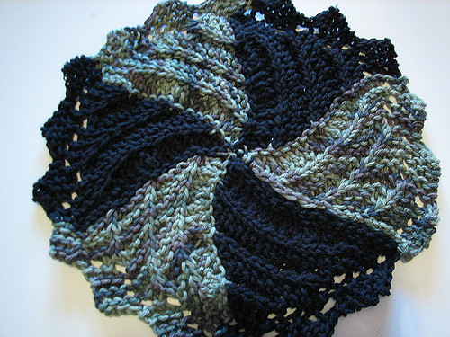 2colored Willow dishcloth