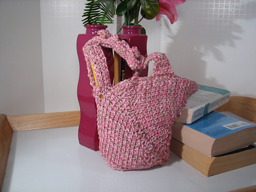 Woven purse in pink calla lilly