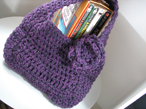 Rounded purse in purples